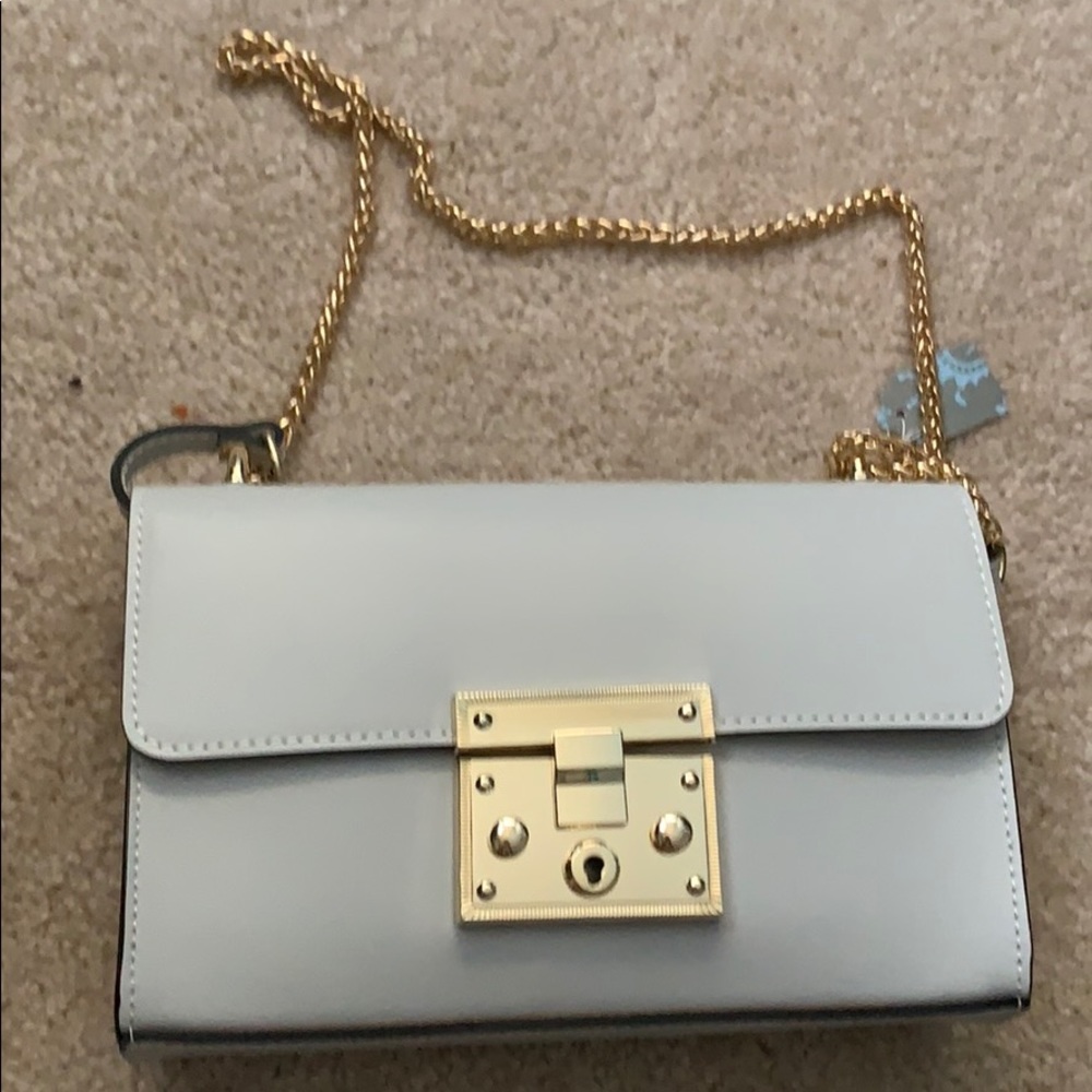 Handbag.